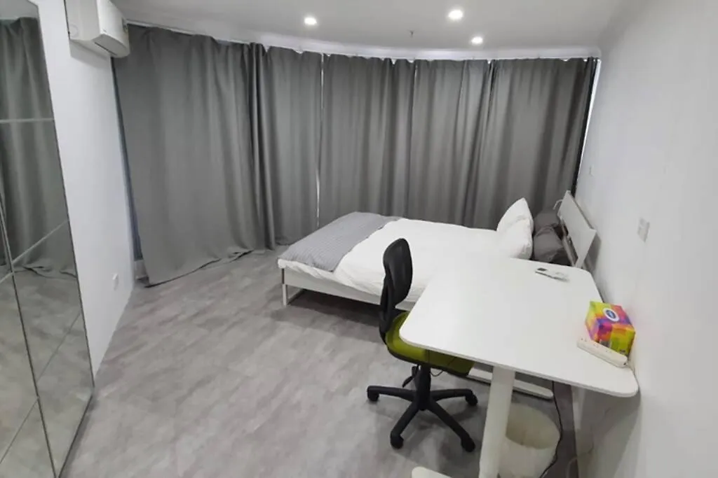 Dana-Spacious Private Room In Shared 2-Bedroom Apartment-1 Canberra 0*,