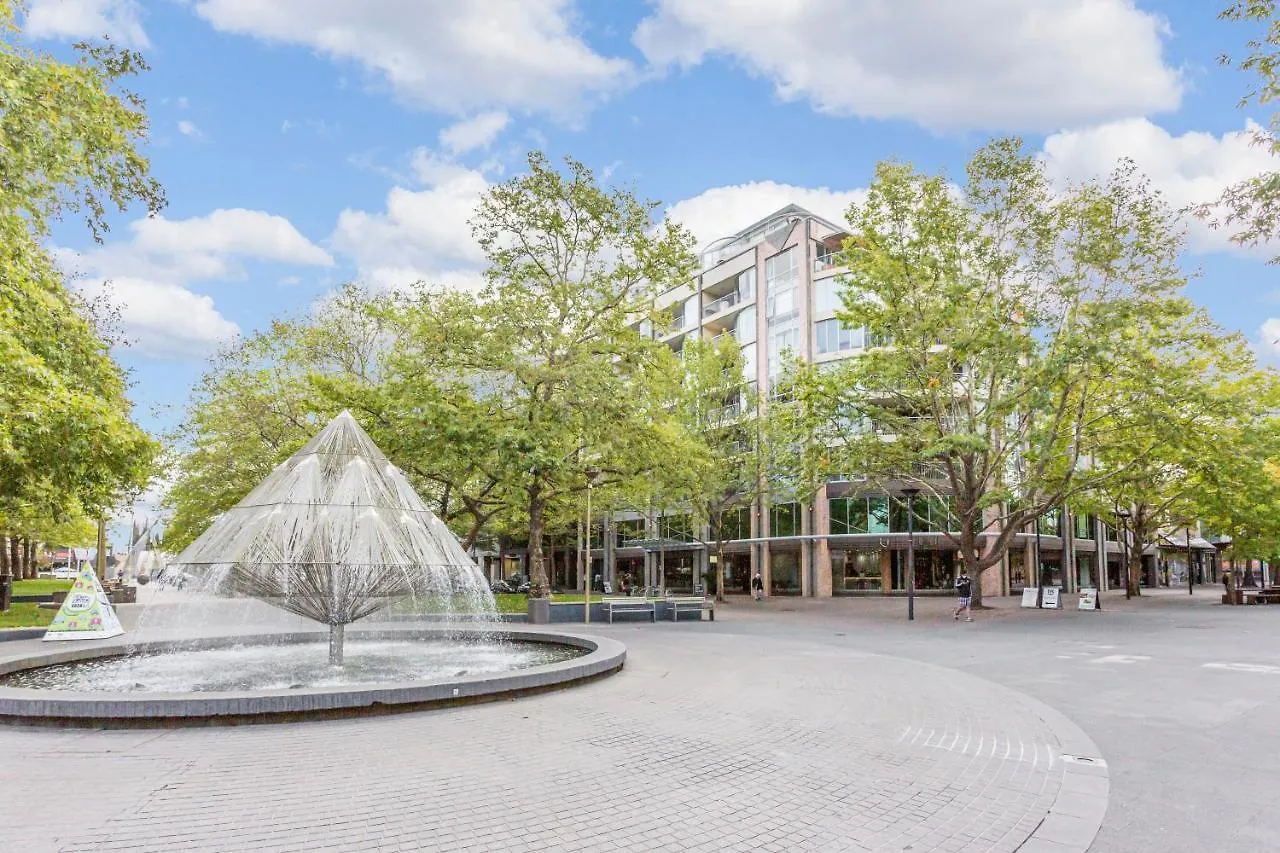 Dana-Spacious Private Room In Shared 2-Bedroom Apartment-1 Canberra Apartment
